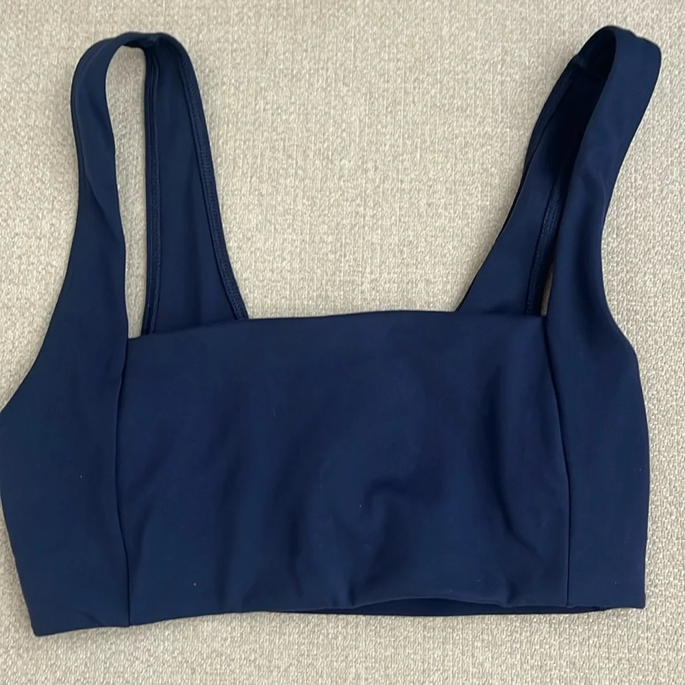Ultimate square neck, sports bra, gym, yoga, sculpted neckline